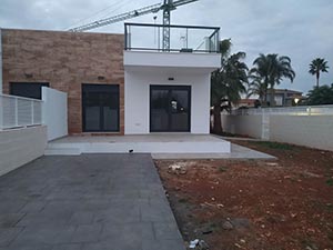 New built villas with swimming pool 